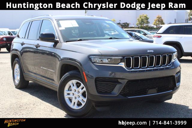 2023 Jeep Grand Cherokee Laredo 4x4's photo