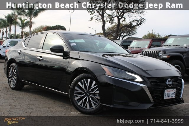 2024 Nissan Altima SV's photo