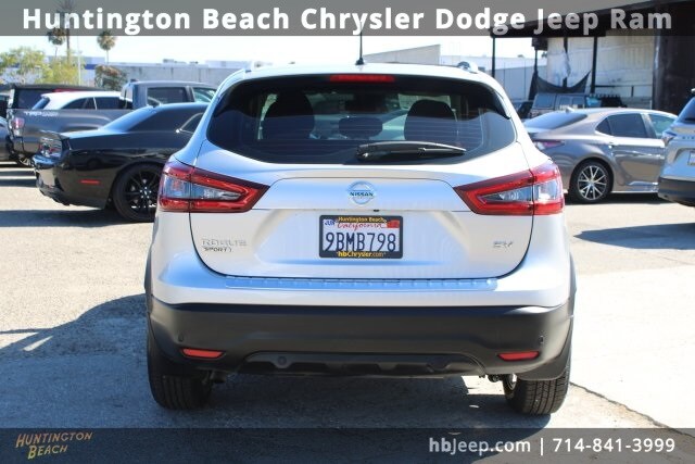2021 Nissan Rogue Sport SV photo 3
