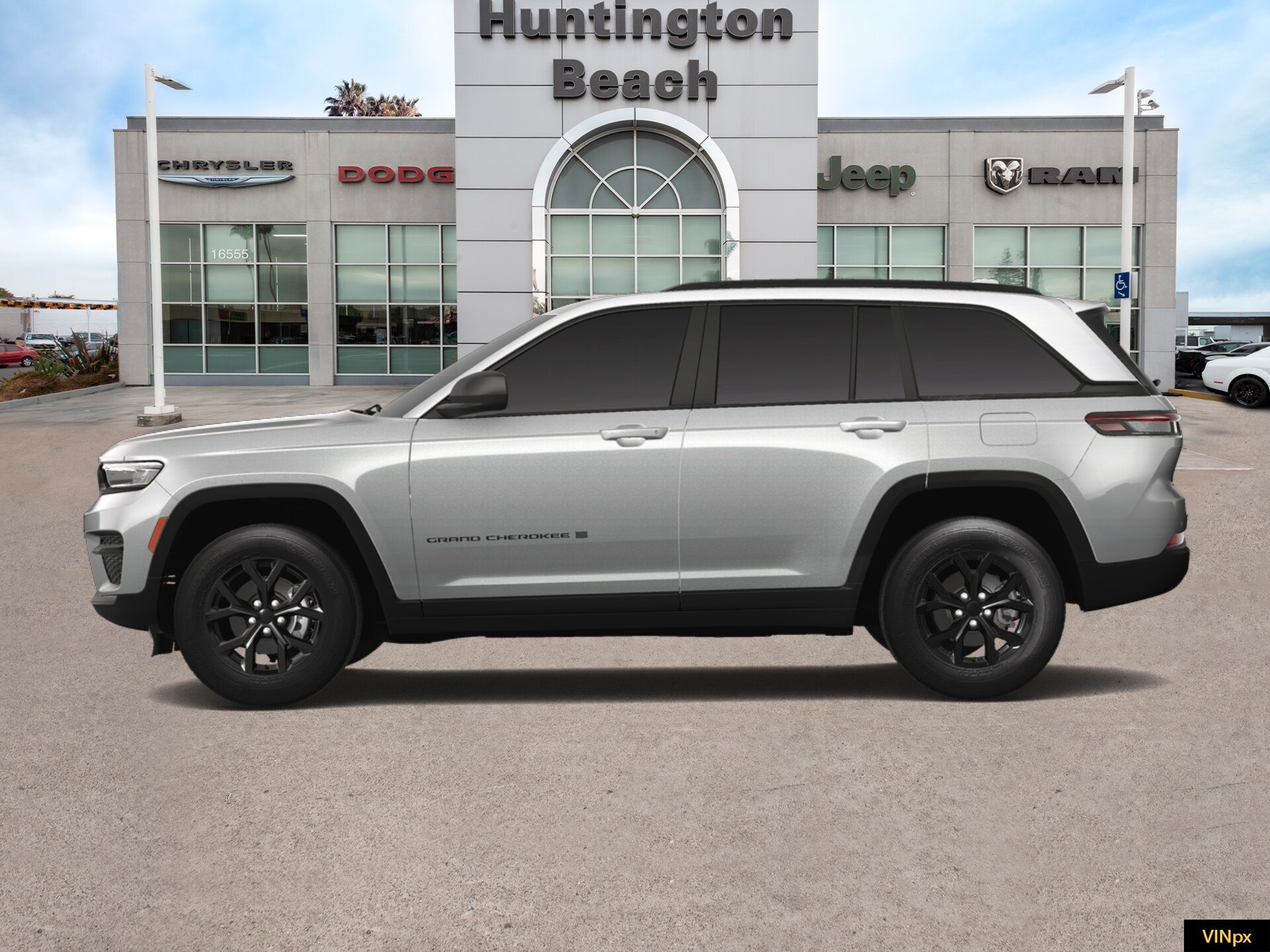 2025 Jeep Grand Cherokee Laredo Altitude photo 3