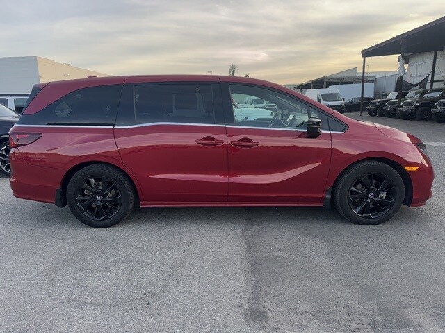 2023 Honda Odyssey Sport photo 4