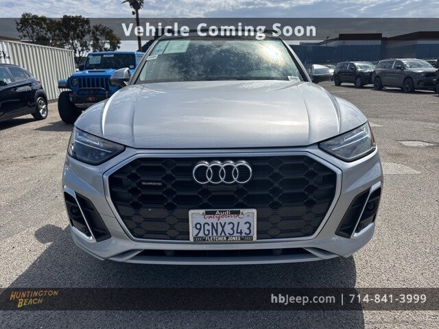 2022 Audi Q5 45 S line Premium Plus photo 2