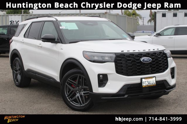 2025 Ford Explorer ST-LINE 4WD (PL535)'s photo