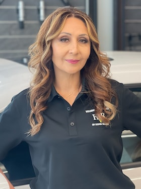 Staff member Gloria Sanchez from ef92088ea513