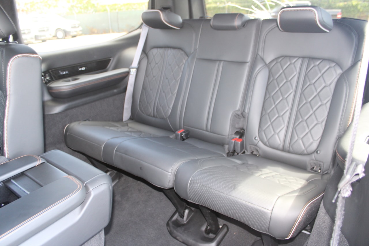 2025 Jeep Grand Wagoneer Series III - Photo 41