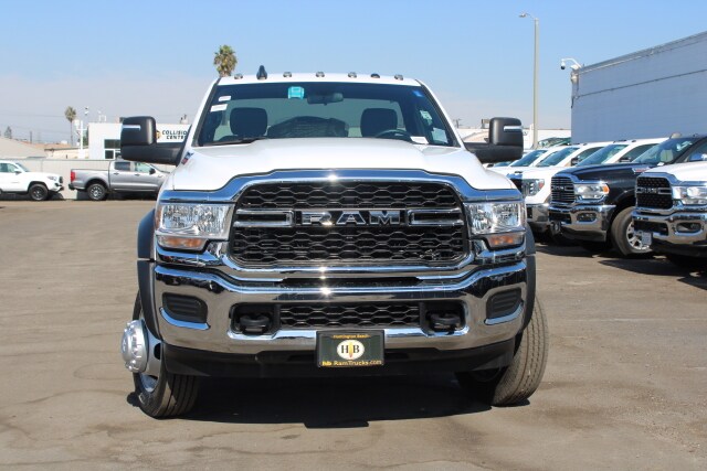 2025 Ram 5500 Tradesman photo 2