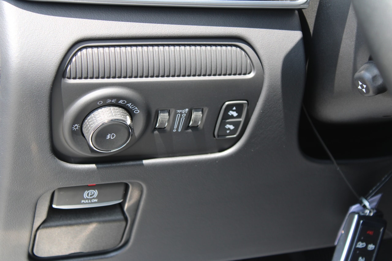 2025 Jeep Grand Wagoneer Series III - Photo 13