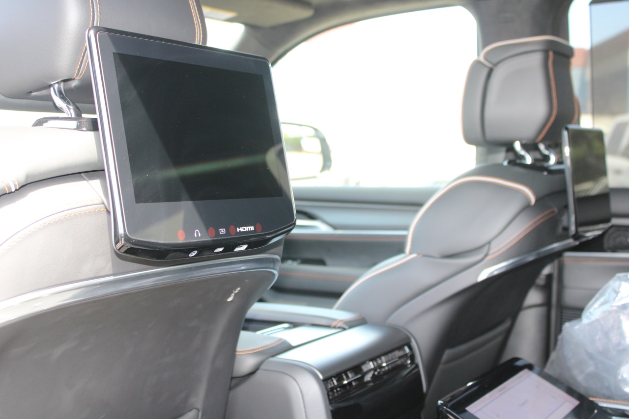 2025 Jeep Grand Wagoneer Series III - Photo 47