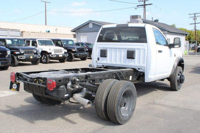 2025 Ram 5500 Tradesman photo 4