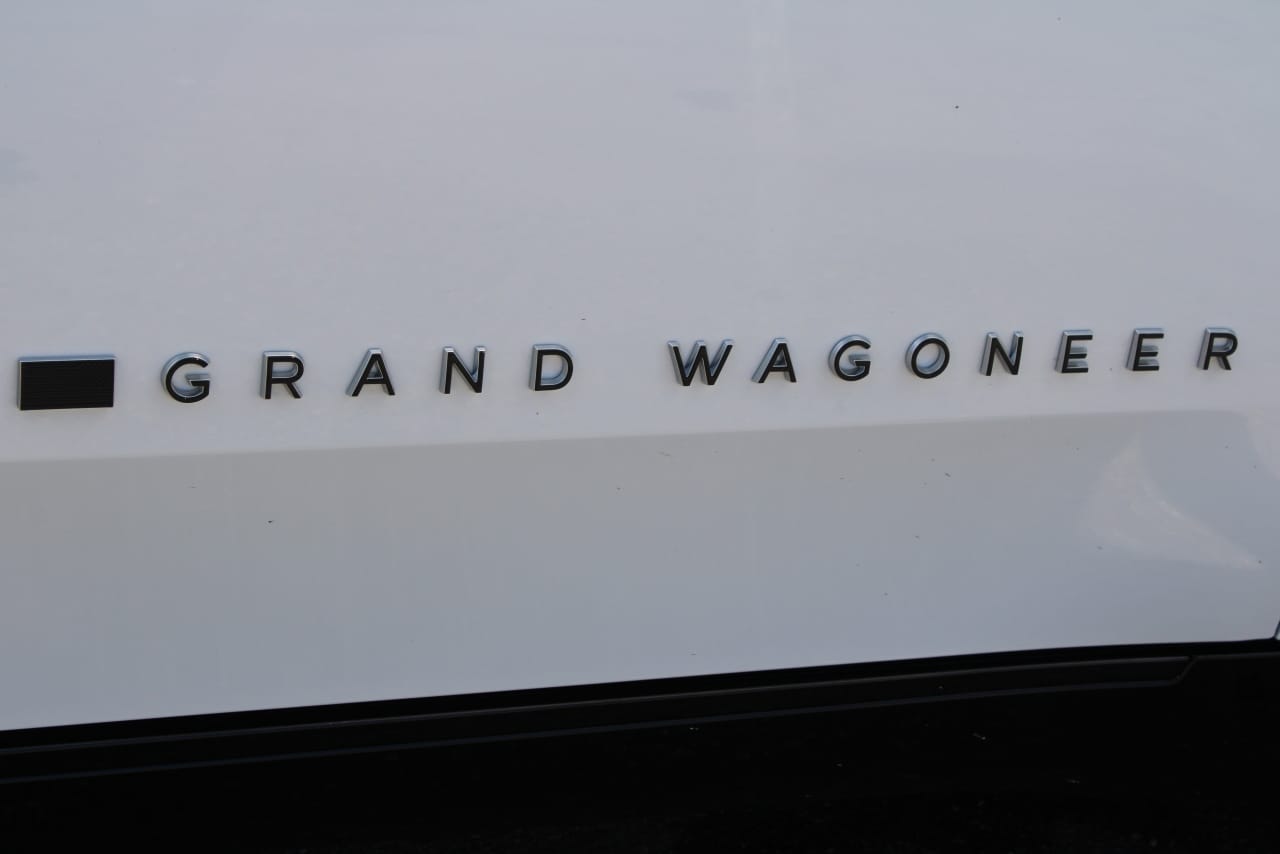 2025 Jeep Grand Wagoneer Series III - Photo 8