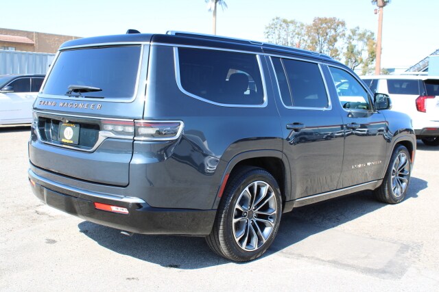 2025 Jeep Grand Wagoneer III photo 4