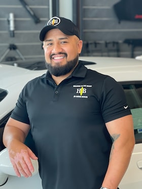 Staff member Kenny Rios from 6c278e7df317