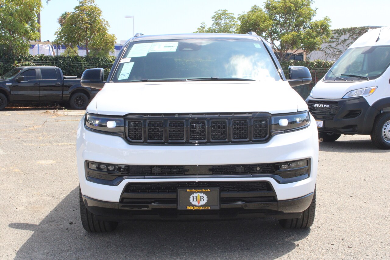 2025 Jeep Grand Wagoneer III photo 2