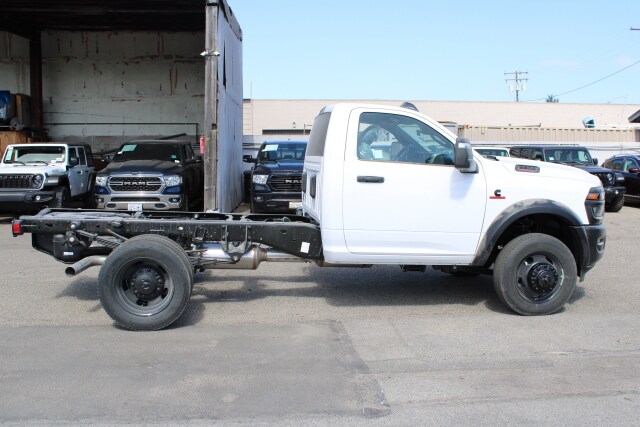 2025 Ram 5500 Tradesman photo 3