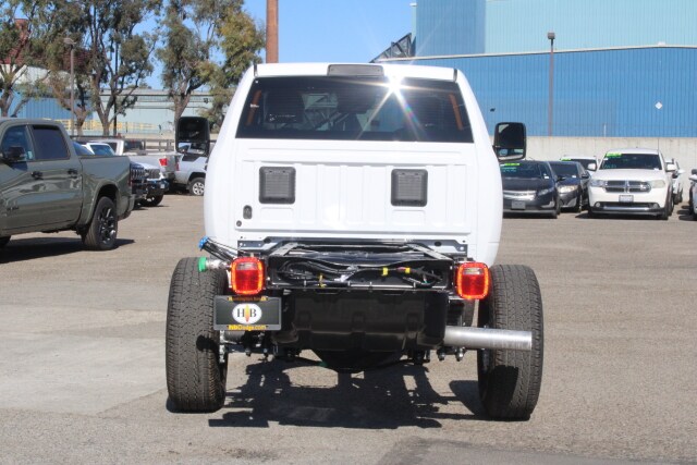 2026 Ram 3500 Tradesman photo 4