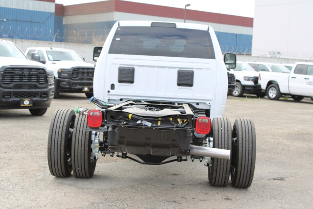 2025 Ram 5500 Tradesman photo 4