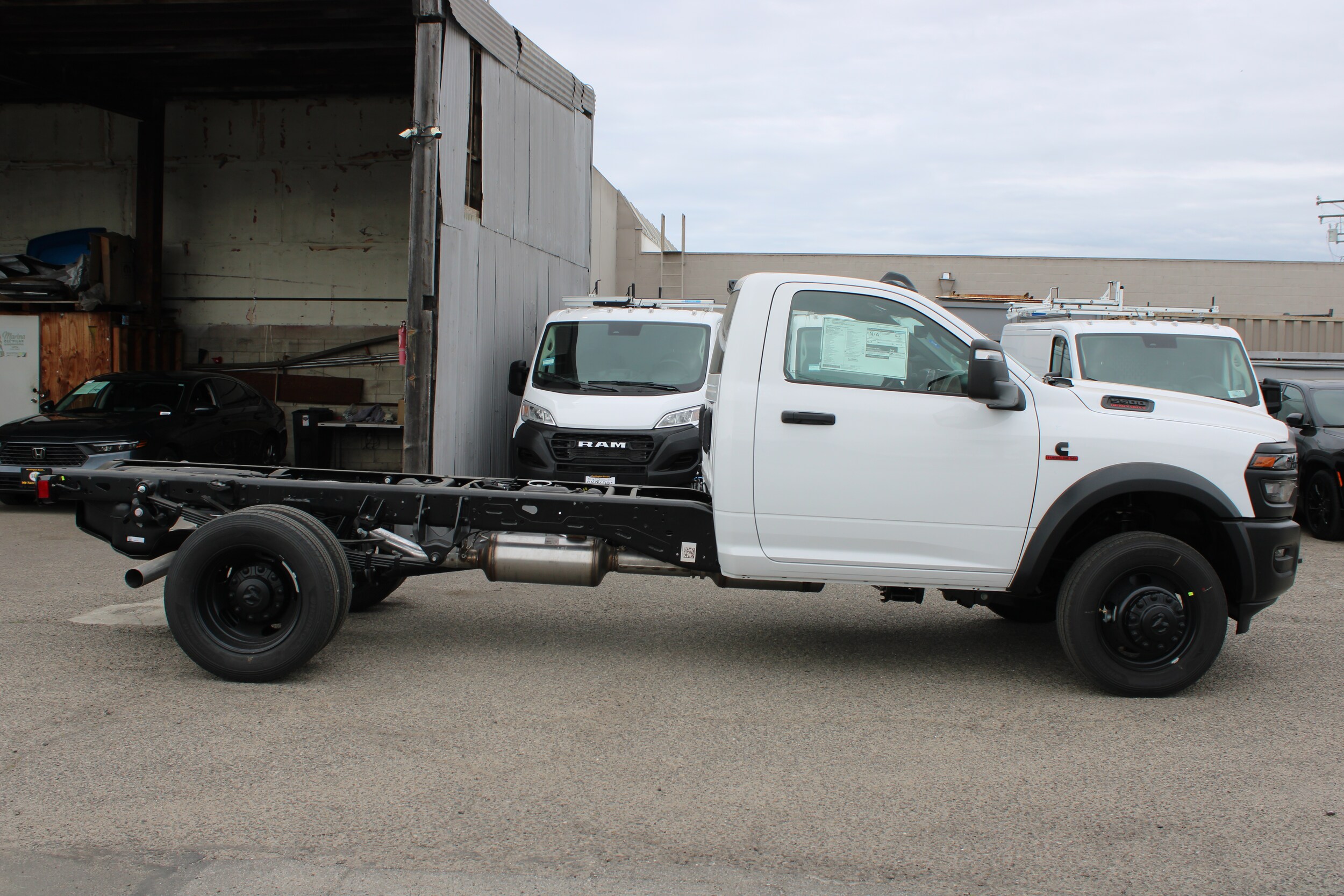 2025 Ram 5500 Tradesman photo 3