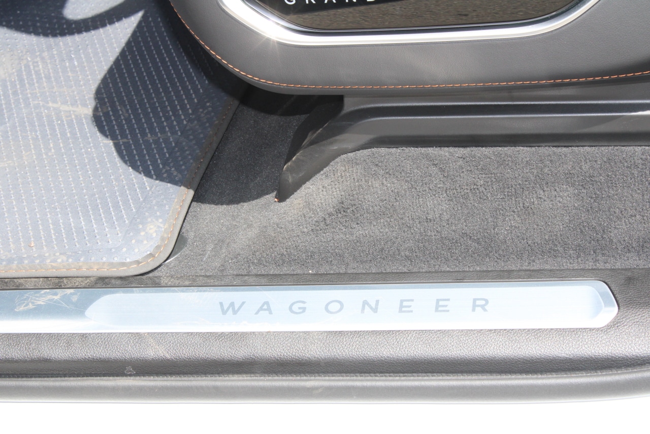 2025 Jeep Grand Wagoneer Series III - Photo 37