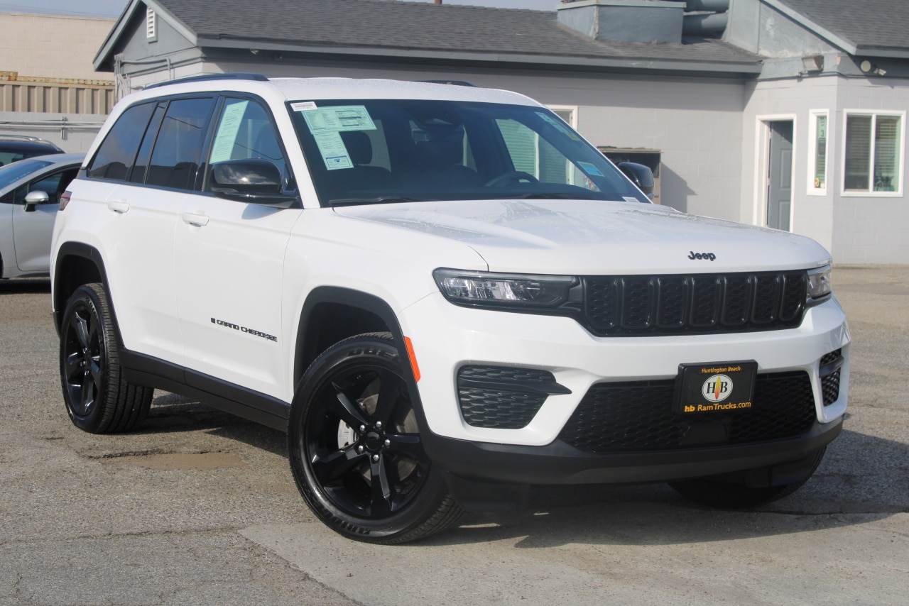 2025 Jeep Grand Cherokee Altitude's photo