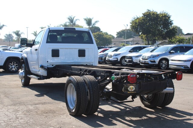 2025 Ram 5500 Tradesman photo 3