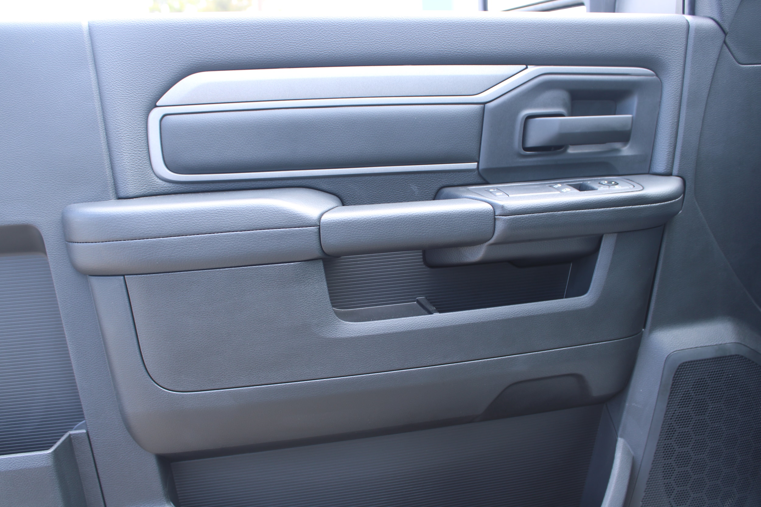 2026 RAM 3500 Chassis Tradesman - Photo 18