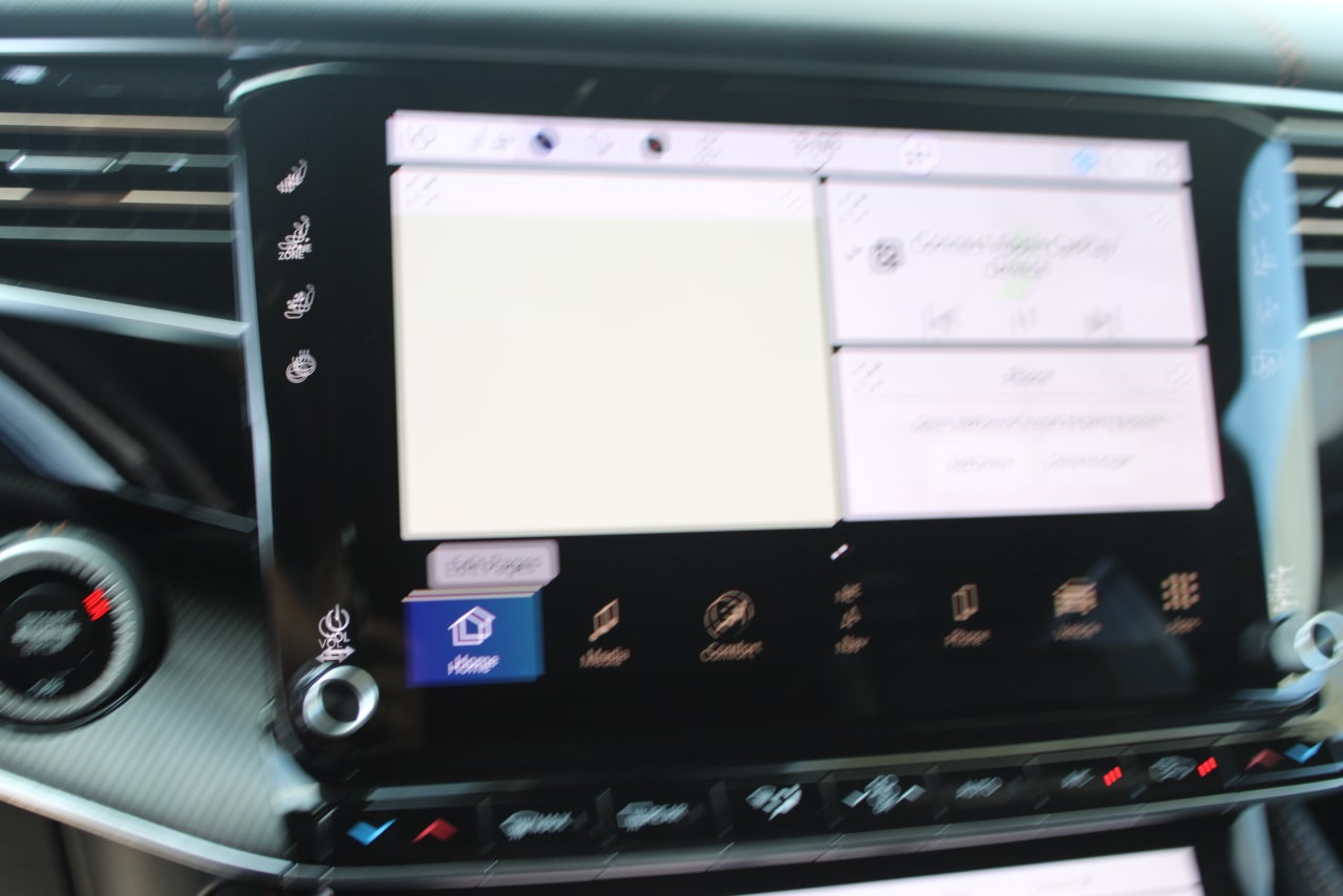 2025 Jeep Grand Wagoneer Series III - Photo 23