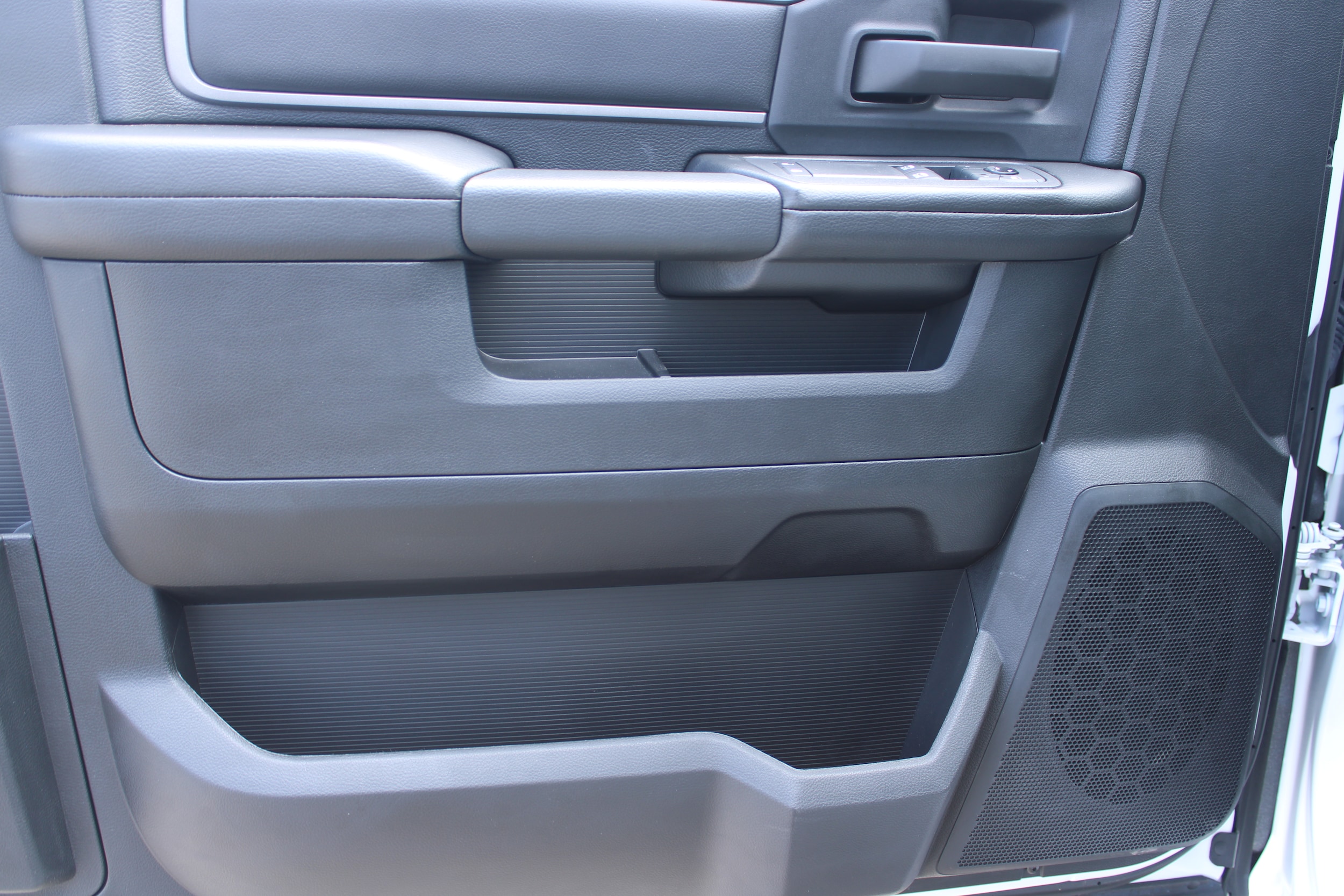 2026 RAM 3500 Chassis Tradesman - Photo 19