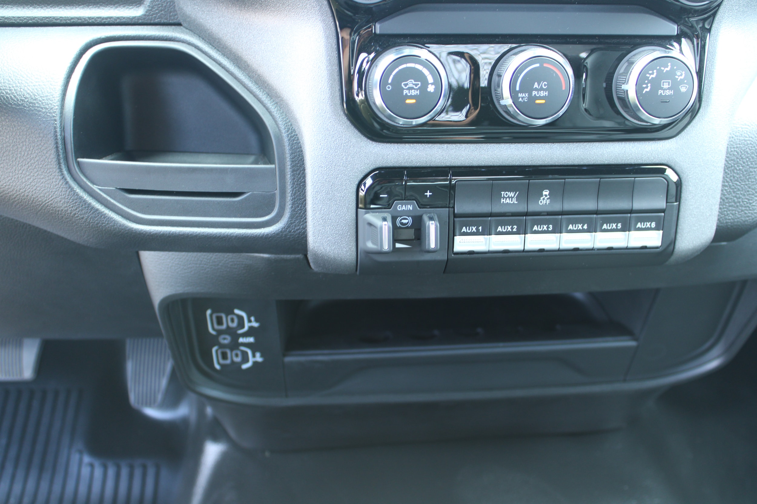 2026 RAM 3500 Chassis Tradesman - Photo 24