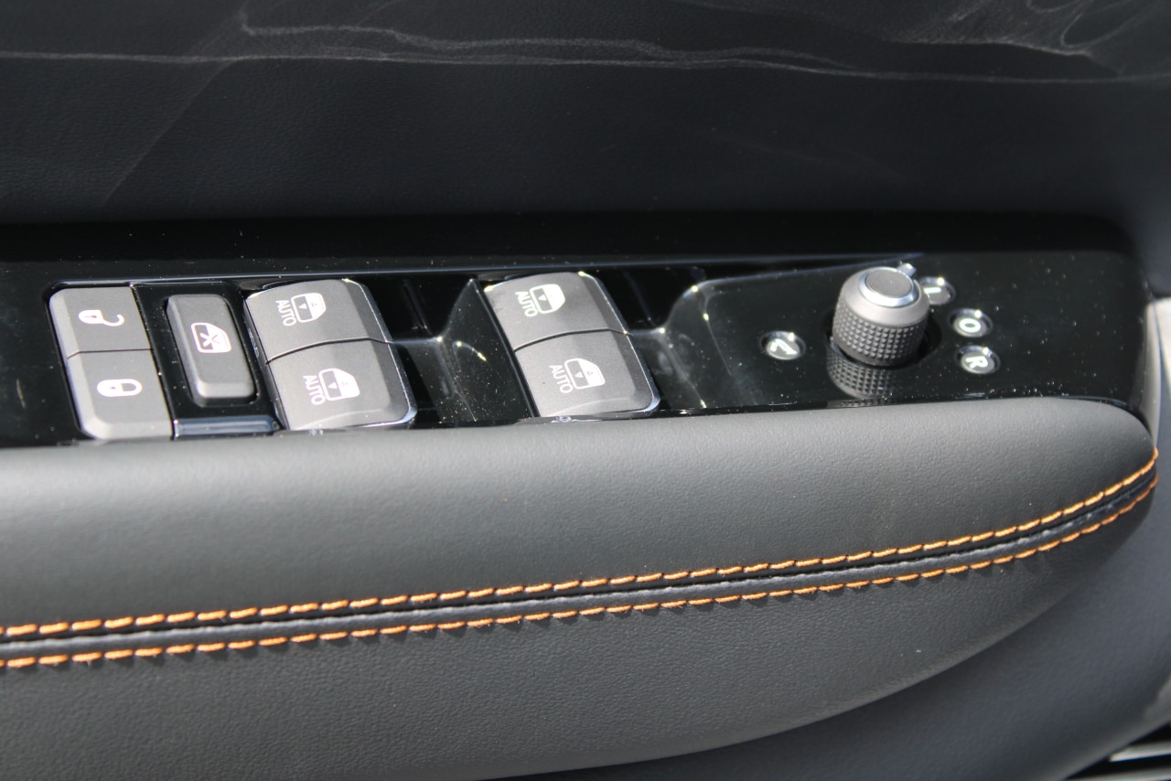 2025 Jeep Grand Wagoneer Series III - Photo 12