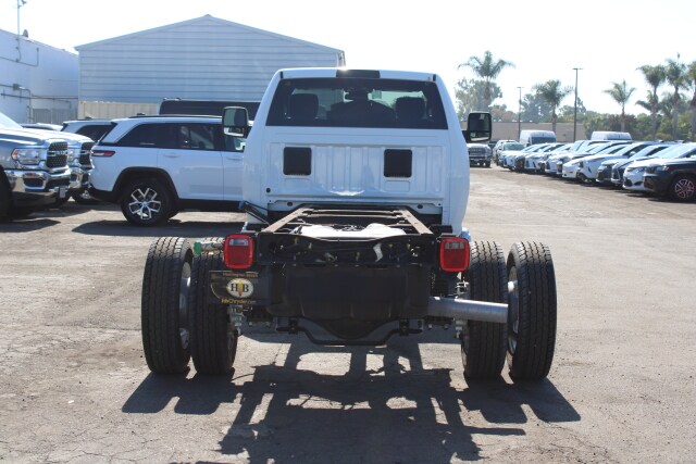 2025 Ram 5500 Tradesman photo 4