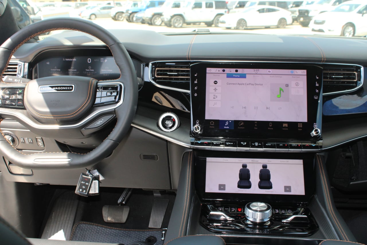 2025 Jeep Grand Wagoneer Series III - Photo 15