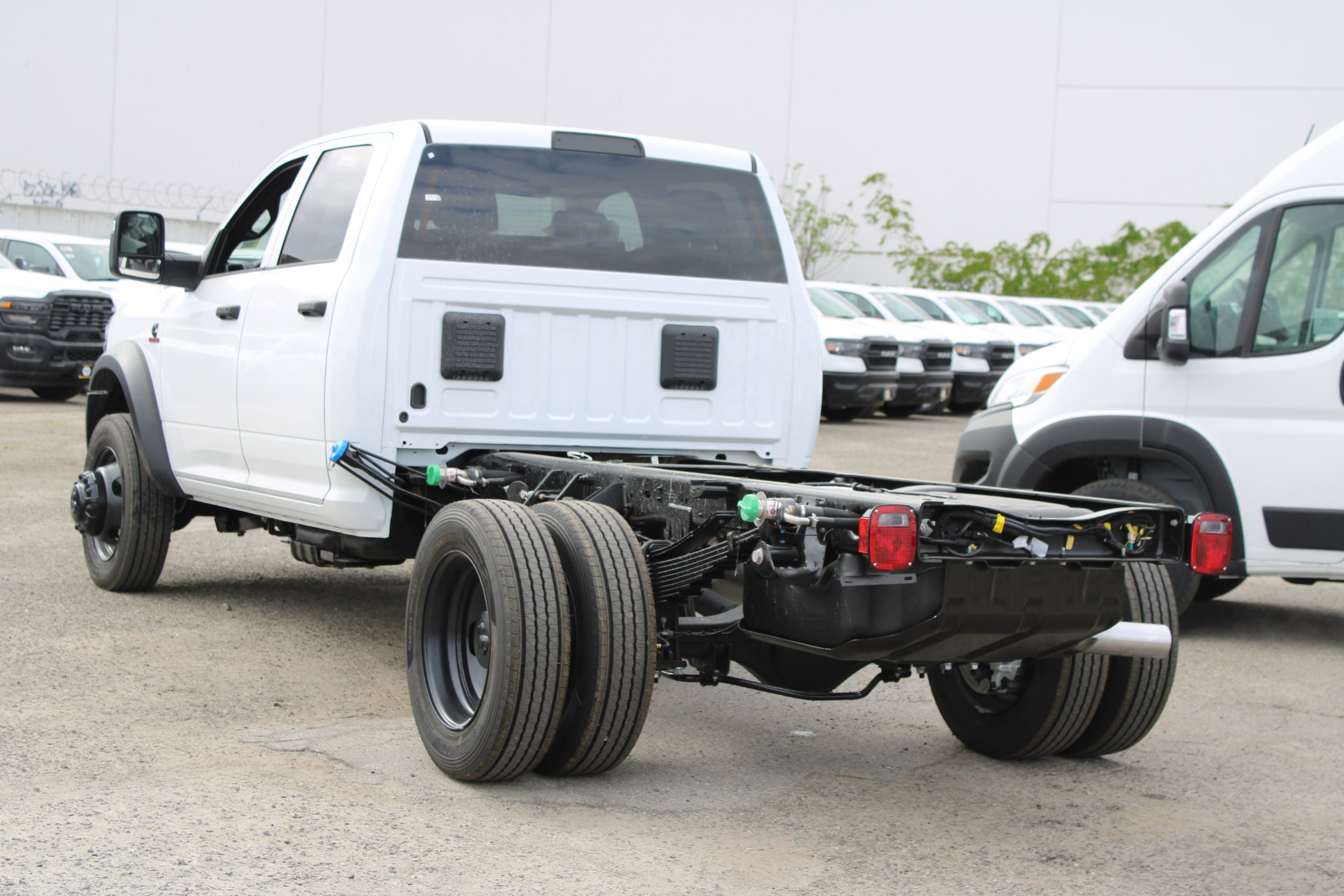 2025 Ram 5500 Tradesman photo 3