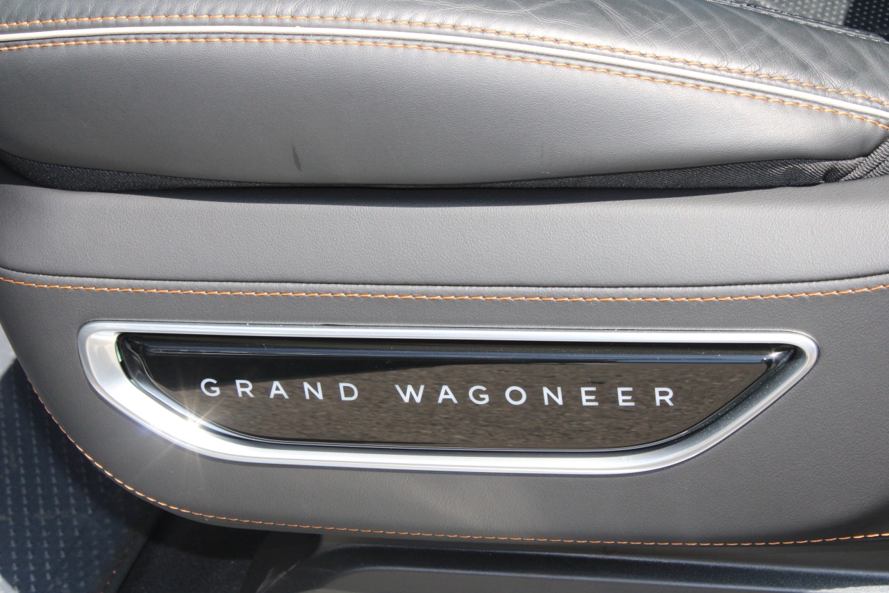 2025 Jeep Grand Wagoneer Series III - Photo 36