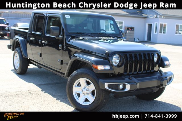 2022 Jeep Gladiator Sport S's photo