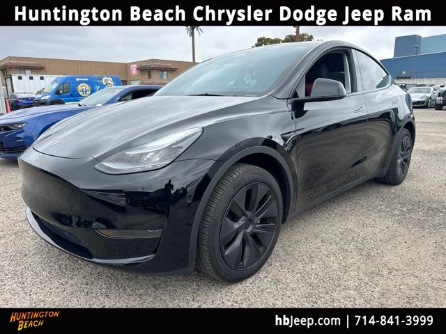 2025 Tesla Model Y Long Range Rear Wheel Drive's photo