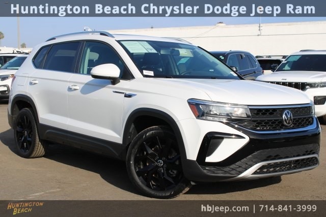 2022 Volkswagen Taos SE's photo