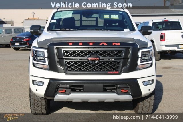 2022 Nissan Titan PRO-4X photo 2