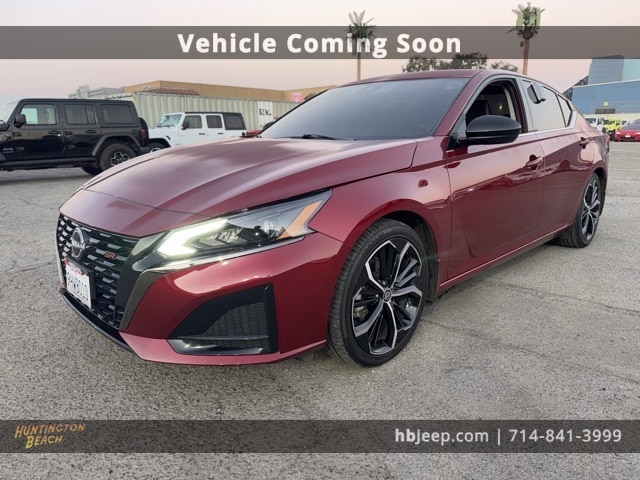 2023 Nissan Altima SR's photo