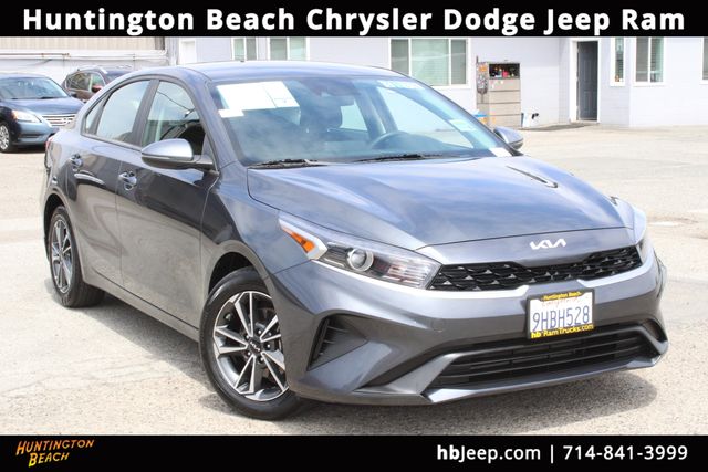 2023 Kia Forte LXS AT's photo