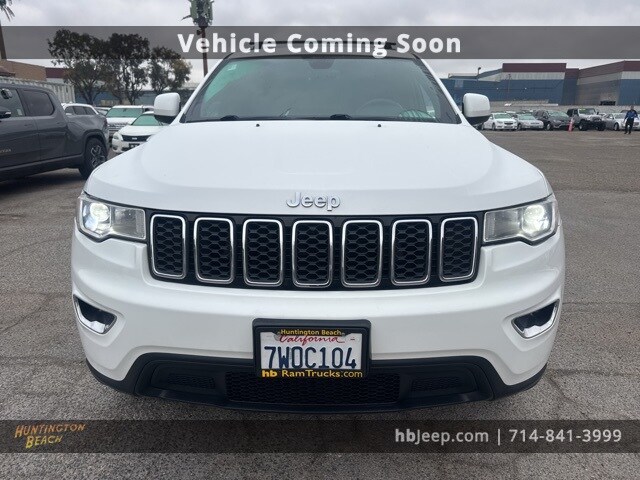 2017 Jeep Grand Cherokee Laredo photo 2