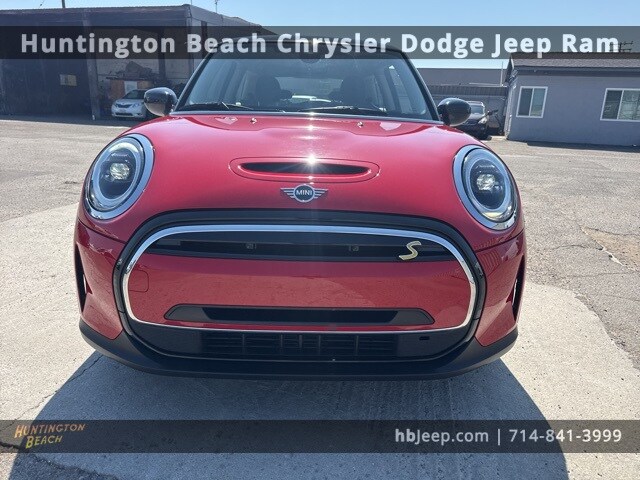 2022 Mini Cooper SE Signature photo 2