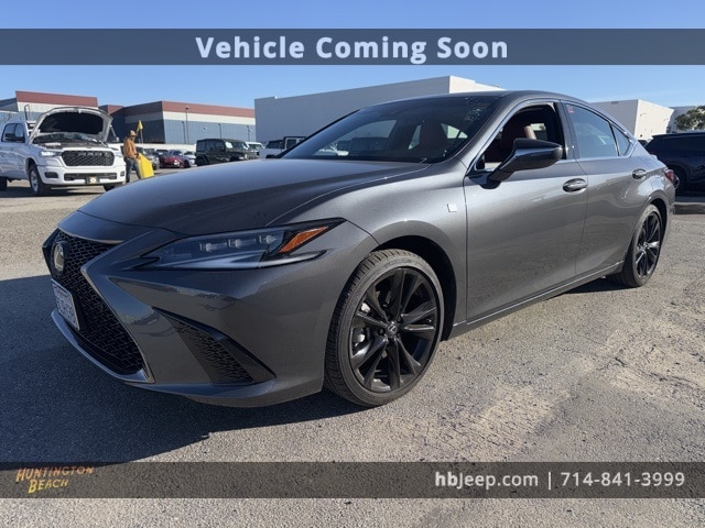 2022 Lexus ES F SPORT's photo