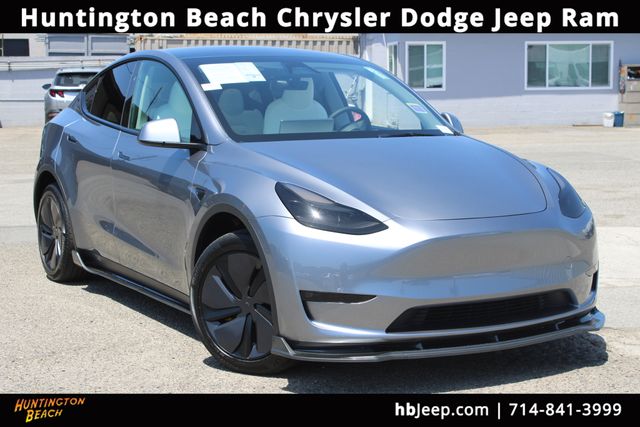 2025 Tesla Model Y Long Range Dual Motor All-Wheel Drive's photo