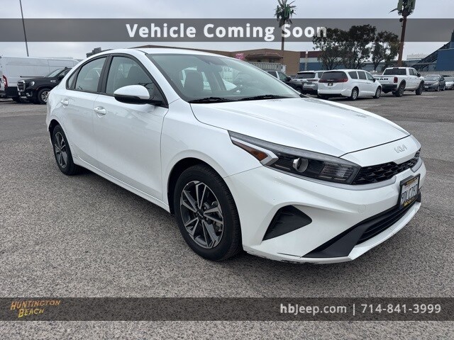 2023 Kia Forte LXS photo 3