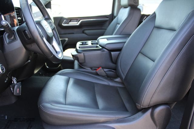 2024 GMC Sierra 1500 SLT - Photo 36
