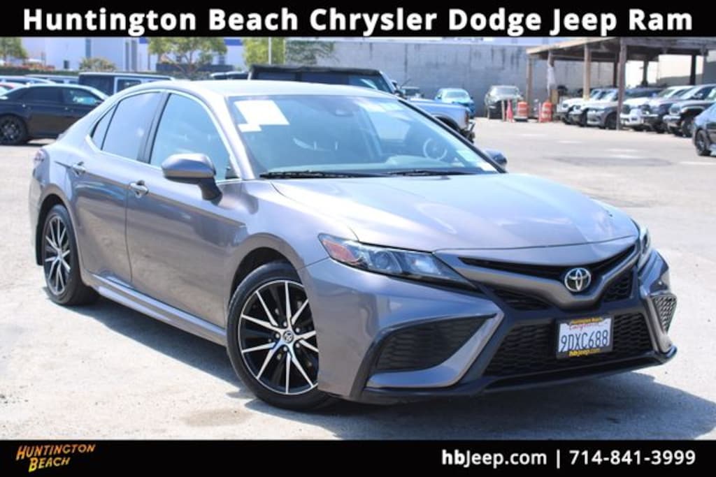 Used 2021 Toyota Camry SE Sedan