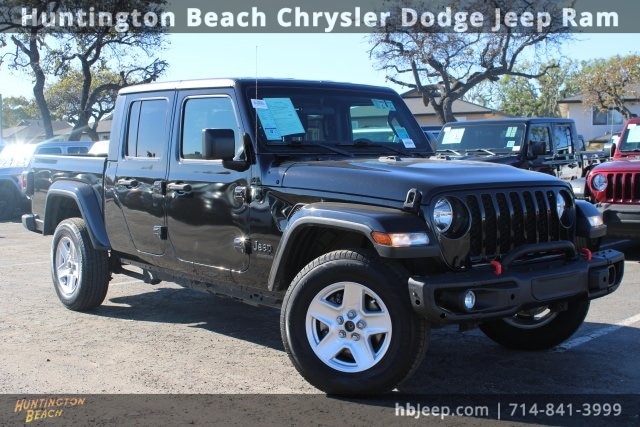 2021 Jeep Gladiator Sport S's photo