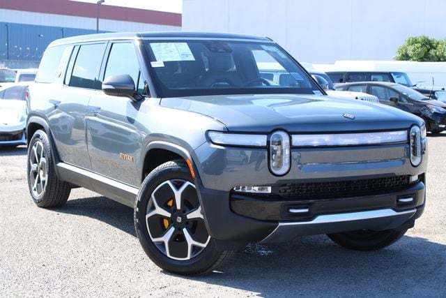 Used 2024 Rivian R1S Adventure with VIN 7PDSGABA6RN038549 for sale in Huntington Beach, CA