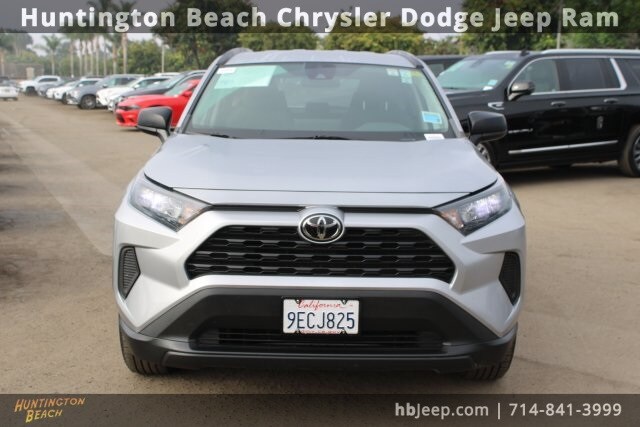 2021 Toyota RAV4 LE photo 2
