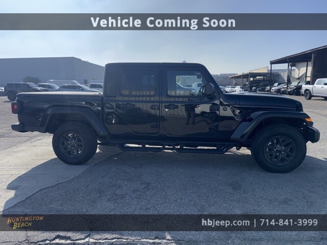 2025 Jeep Gladiator Sport S photo 4